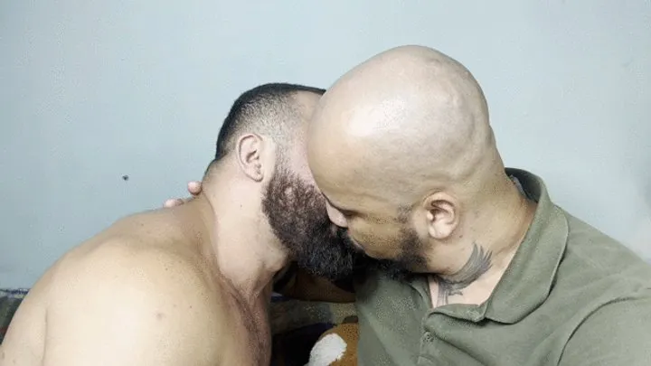 1-HOUR KISSING MARATHON VOL 02 BETWEEN JAMAL SARGENT AND DOUGLAS GREEN - CLIP FULL