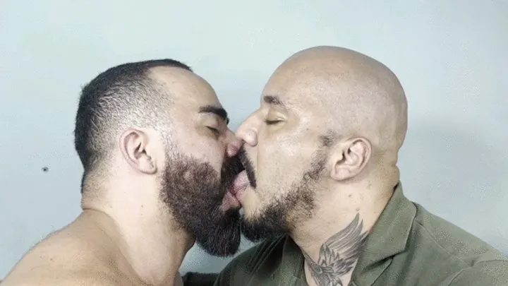 1-HOUR KISSING MARATHON VOL 02 BETWEEN JAMAL SARGENT AND DOUGLAS GREEN - CLIP 2