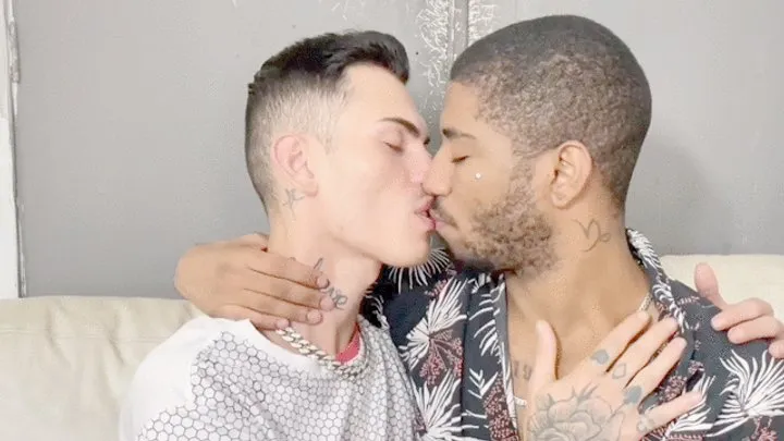 INTERRACIAL KISS WITH A LOT OF PASSION - BY JOEL JHONSON AND JONES SANTOS - CLIP 02