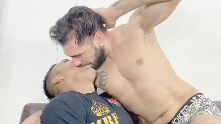 FANTASTIC DEEP KISS - BY DANIEL SANTIAGO AND THALES JONES - CLIP 05