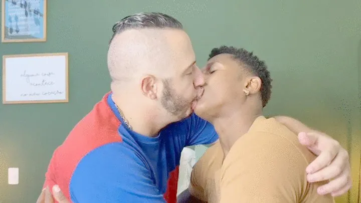 SUPER GLUED AND DEEP INTERRACIAL KISS - BY ANDREW DIOP AND MARIO SOARES - CLIP 1