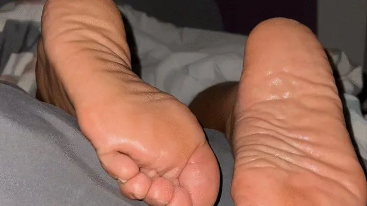 Mizz Jackie Wanted Her Big Soles Oiled And Rubbed