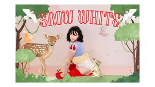 Snow White is a Diaper Girl