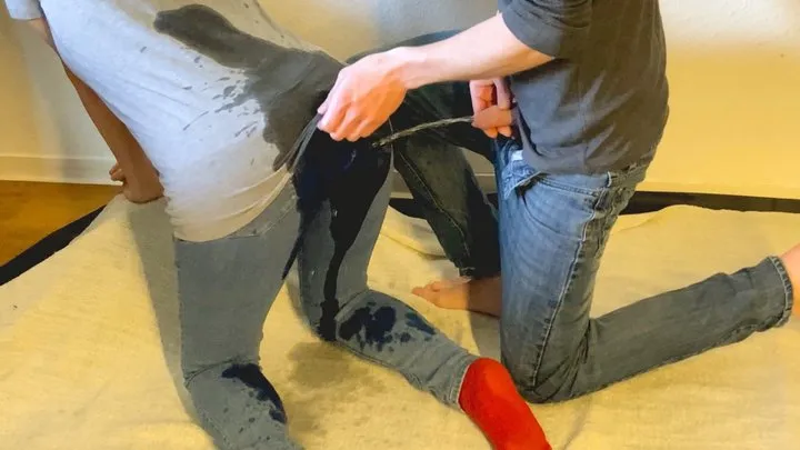 Nice piss shower for her sexy little jeans ass (artwork without audio)