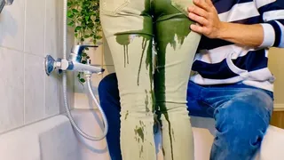 Soaking her khaki jeans together completely in pee (artwork without audio)