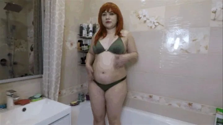 Fat Ass Babe Farts in Bathtub