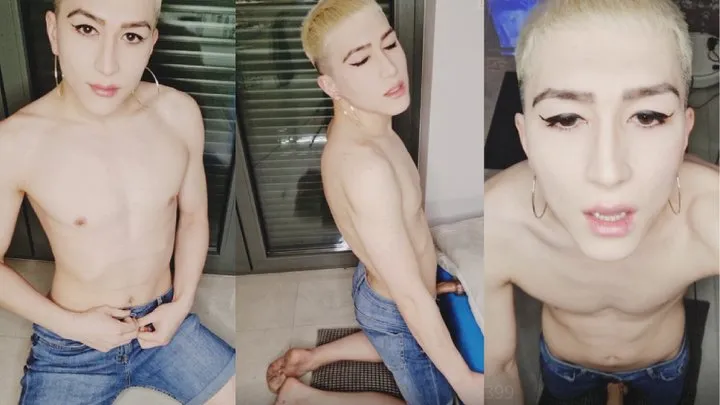 Femboy in jeans shorts and dirty feet fucks transparent fleshlight