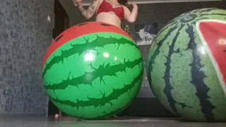 Loonergirl-play-with-watermelon-beachballs
