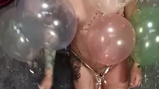 play with cristall hellium balloons