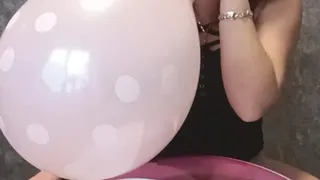 blowtopop balloons on intex beachball