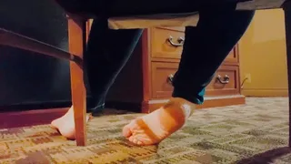 Under chair scrunching