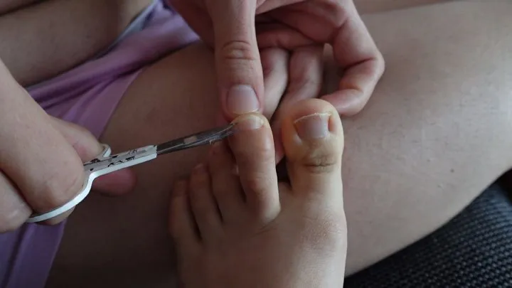 My slave cuts my toenails