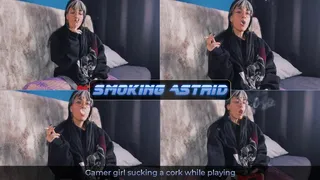 Gamer girl suckig a cork while playing | Smoking Astrid