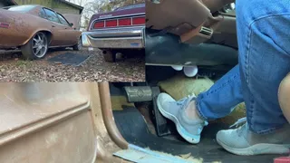 Custom clip REVVING in sneakers then bare foot!