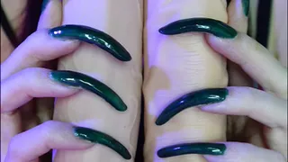 Green long nails play with 2 dildoes at the same time