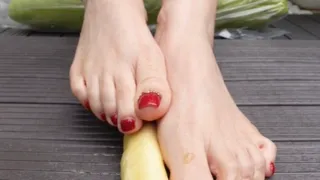 MY BEAUTIFUL FEET PLAY WITH BANANA