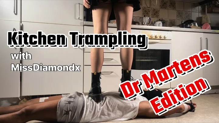 Kitchen Trampling with MissDiamondx