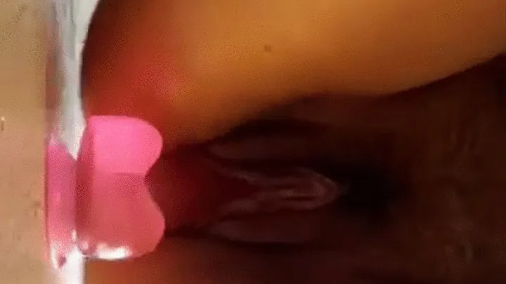 Dildo fuck and squirt solo