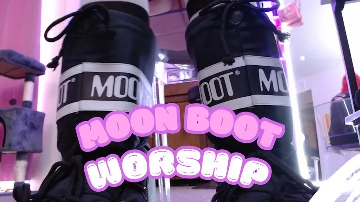 Cheebeezkneez Moon Boot Worship - feet - stomping - socks