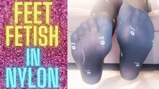 (42) FEET FETISH IN NYLON