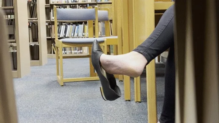 Candid Extreme Dangling from Bookstacks!