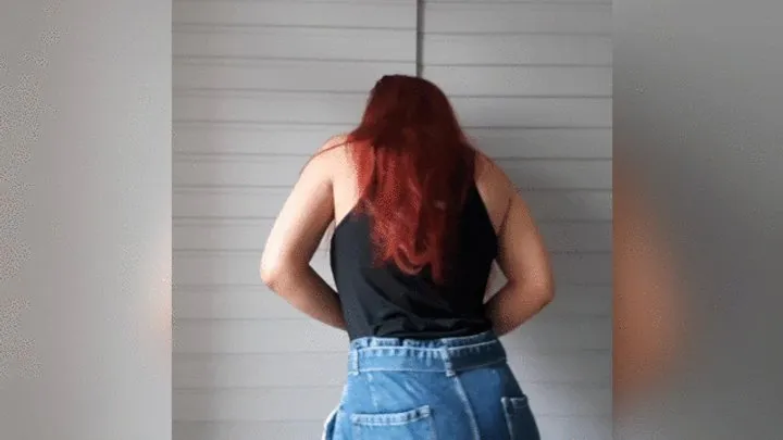 PAWG farting In jeans