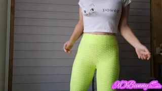 Neon leggings and pissing them