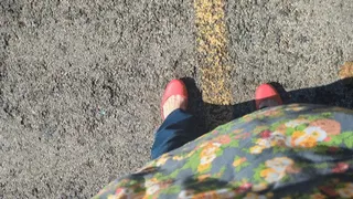 Fifi driving in new red flats show lots of toe cleavage and heel popping *recent replay*