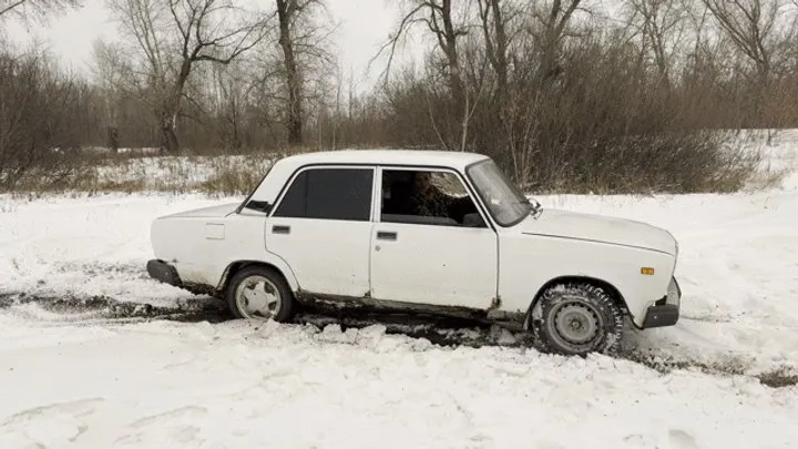 VIKA GOT STUCK IN THE SNOW IN A VAZ 2107  PRO RES HDR (full video 40 min) upskirt version 03