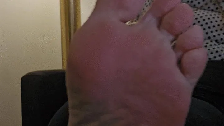 Bbw full body feet soles wrinkles and wiggles