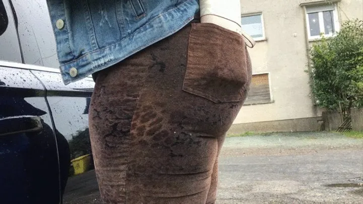 Sophia with big butt in skintight brown GiJo jeans on high heels 1