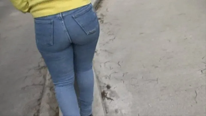 Turkish girl Nevra with curves in skintight blue mustang disco jeans and on high heels 7