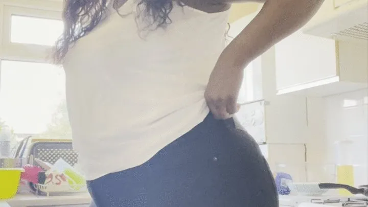 Big Butt black Julie Kaka shows her curves in skintight black Levis jeans and highheels