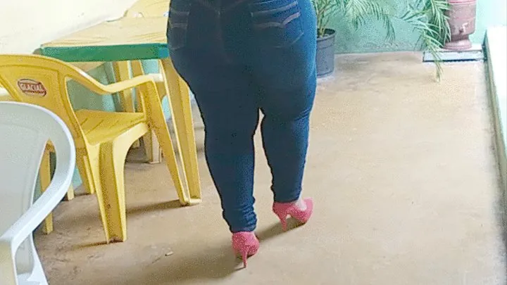 Latin chubby bbw sexy curvy girl Ana in skintight jeans and on high heels 1