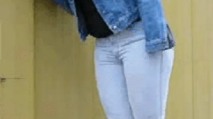 Latina in skintigh blue mustang disco jeans and high heels 2