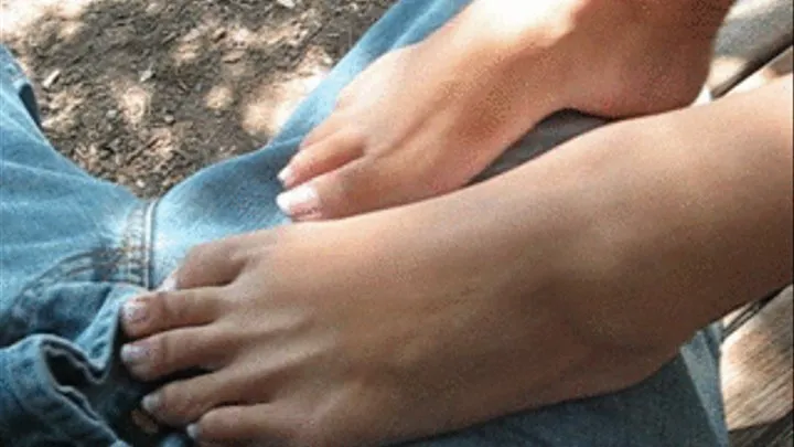 Dejas feet