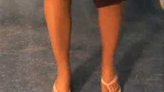 OLIVIA LACEY IN FLIP FLOPS