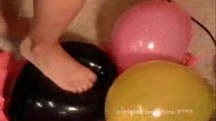 BARE FEET BALLOON 2