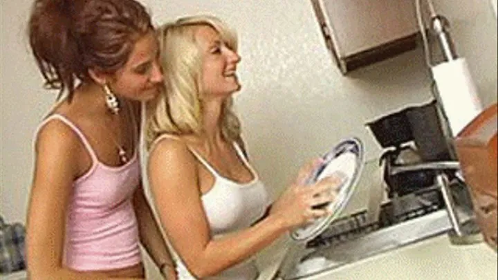 18 year old girls get their first apartment and decide to skip dishes to eat pussy - low