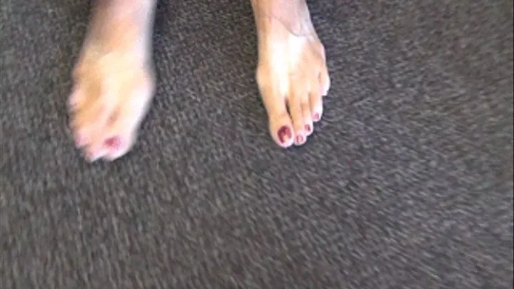 Sexy Mature NY Feet