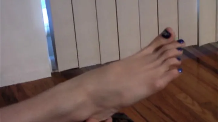 Aubry sexy blue toes