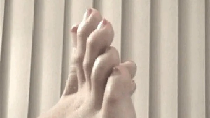 Mia's long toes on the side