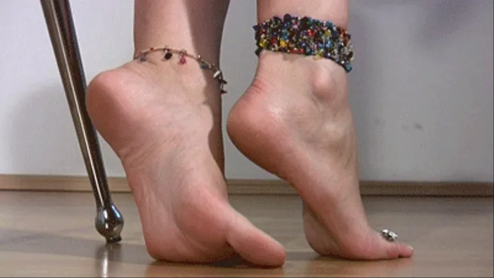 Sylvia and foot jewellery 2