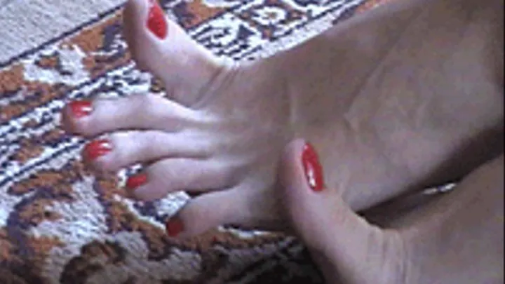 Long Katherina's toes close up