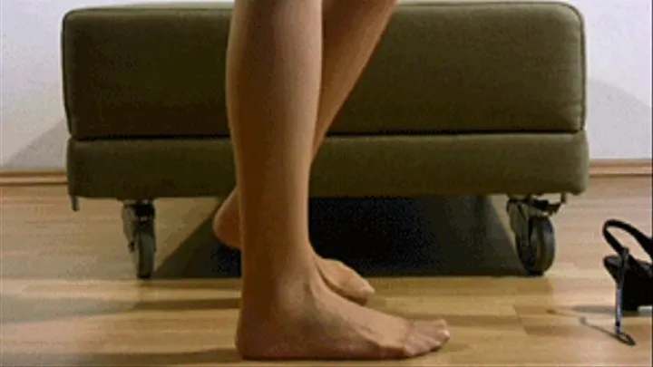 Alicia's sexy feet in pantyhose