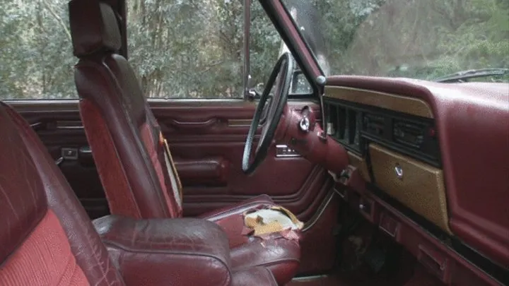 Mari Cold Cranking the Jeep Grand Wagoneer in Shiny Black Pumps - Custom 416