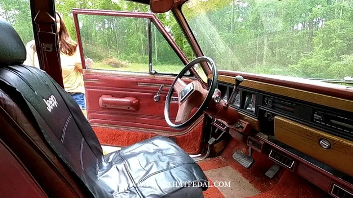 PTP1256 - Jane Domino Cranks & Drives the Jeep, Flooring That Pedal Good! - Custom 1256