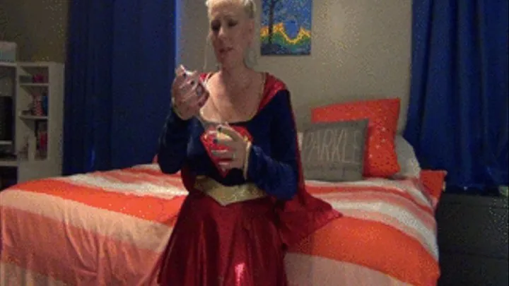 SUPER HERO - Cat women poisons Super Girl