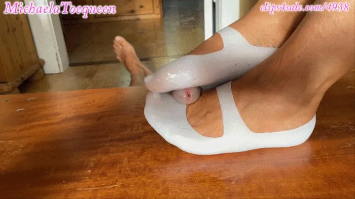 Silicone socks footjob (3840 X 2160)