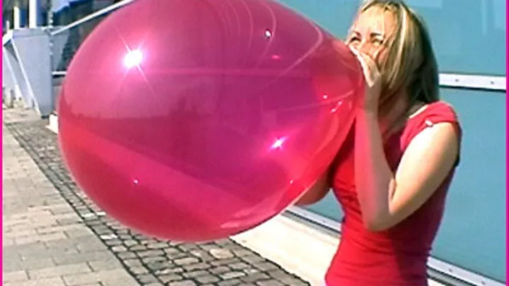 Tatjana Blows Up a Balloon